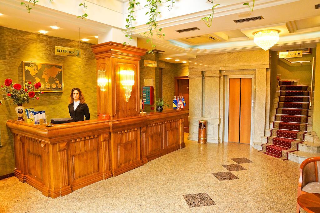 Grand & 4* Tirana