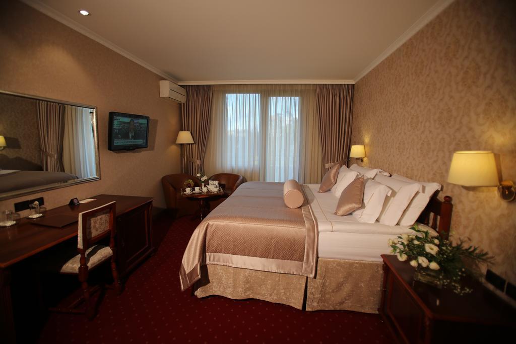 Hotel Grand & 4*