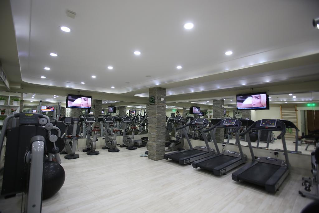 Hotel Grand &